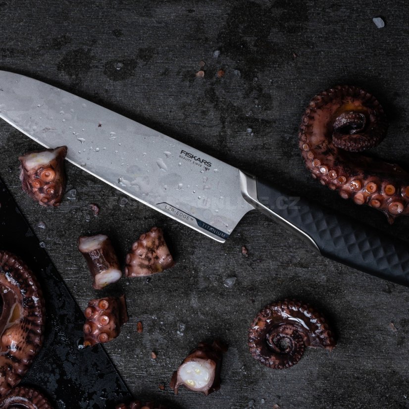 Velký kuchařský nůž Fiskars Taiten 20 cm
