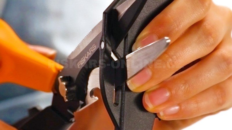 Víceúčelové nůžky Fiskars Cuts&More