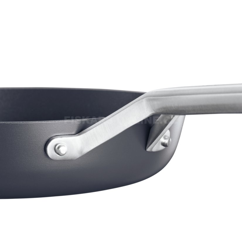 Pánev Fiskars Taiten 28 cm
