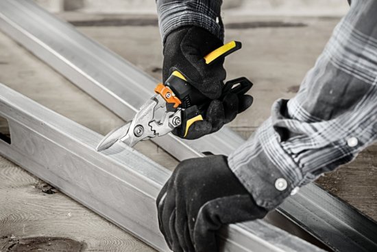 Priame prevodové nožnice na plech Fiskars PowerGear