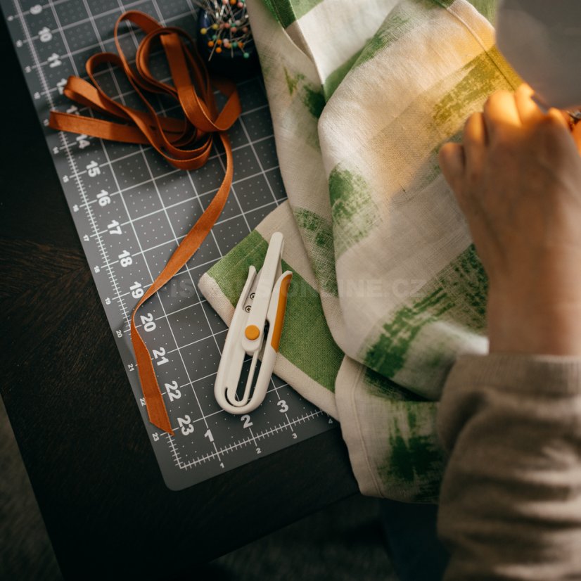 Nožnice na nite – cvakačky Fiskars Premier