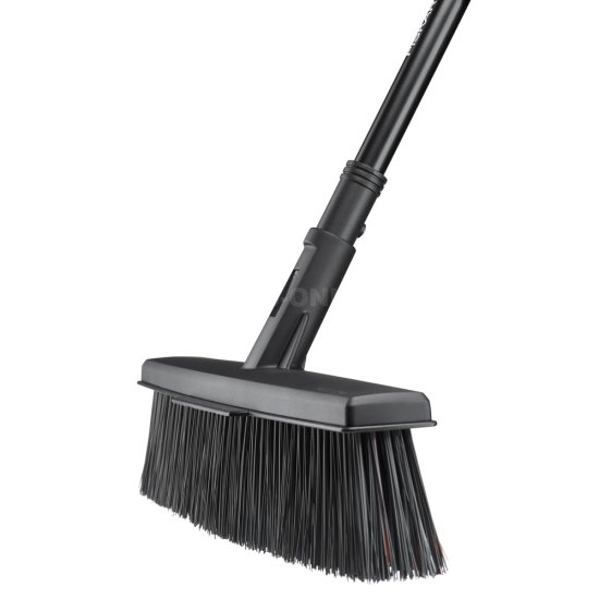 Univerzální koště Fiskars Solid L