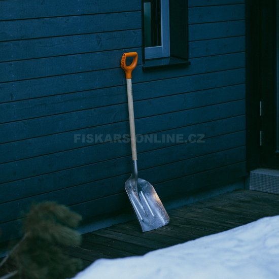 Lopata na sníh a zrní Fiskars