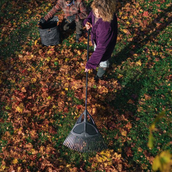 Hrable na lístie Fiskars Solid XL
