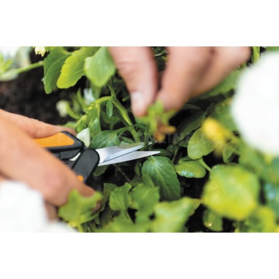 Prostříhavací špičaté zahradní nůžky Fiskars Solid SP130