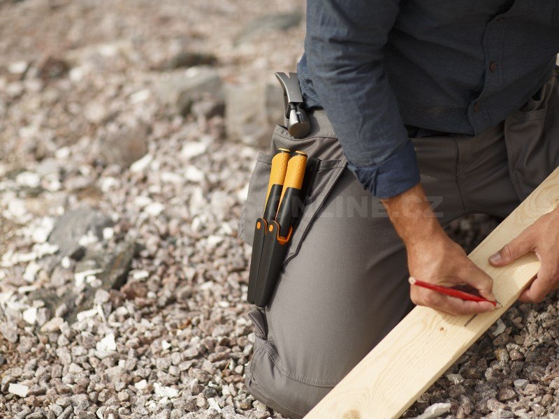 Tesařské dláto s nožem