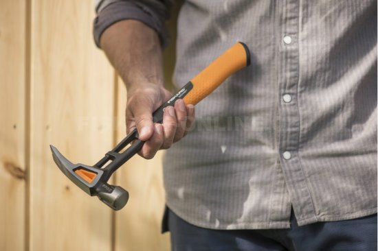 Kladivo Fiskars tesárske XL