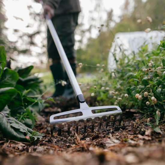 Hrable na zeminu Fiskars Xact™ S