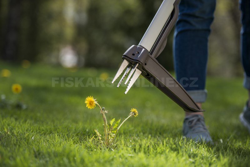 Lehký vytrhávač plevele Fiskars