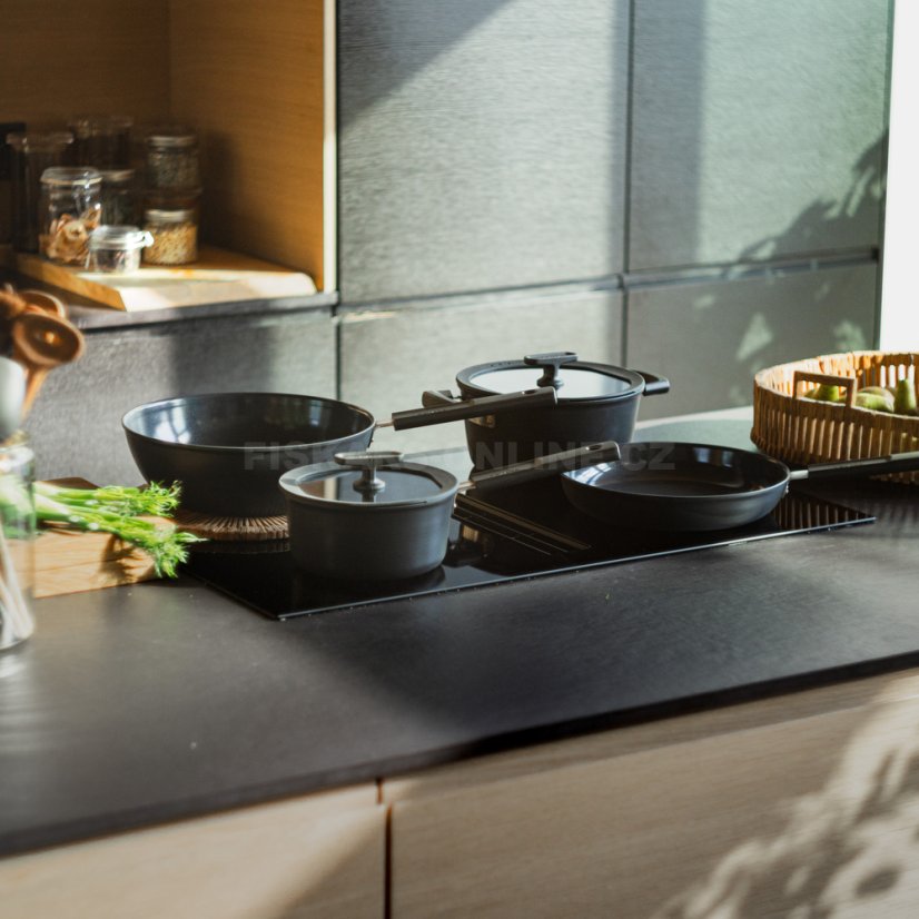 Pánev Fiskars Hard Face 24 cm