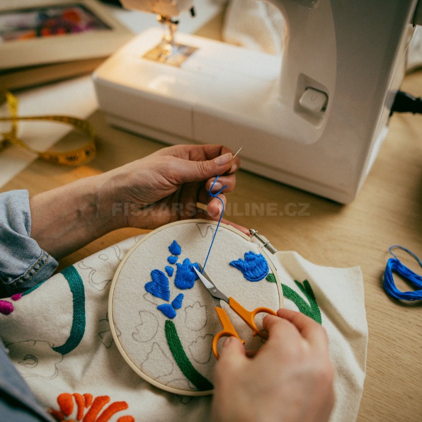 Zahnuté nůžky na nehty Fiskars Classic