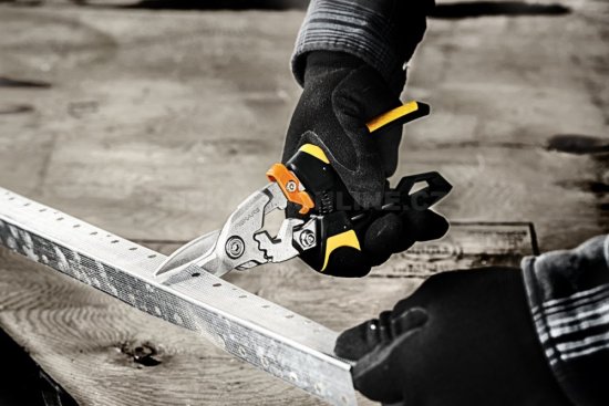 Priame prevodové nožnice na plech Fiskars PowerGear