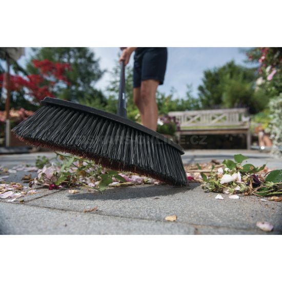 Metla Fiskars bez násady Solid M