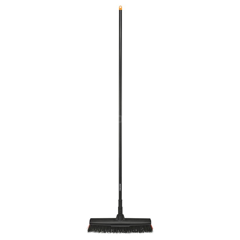 Univerzální koště Fiskars Solid L