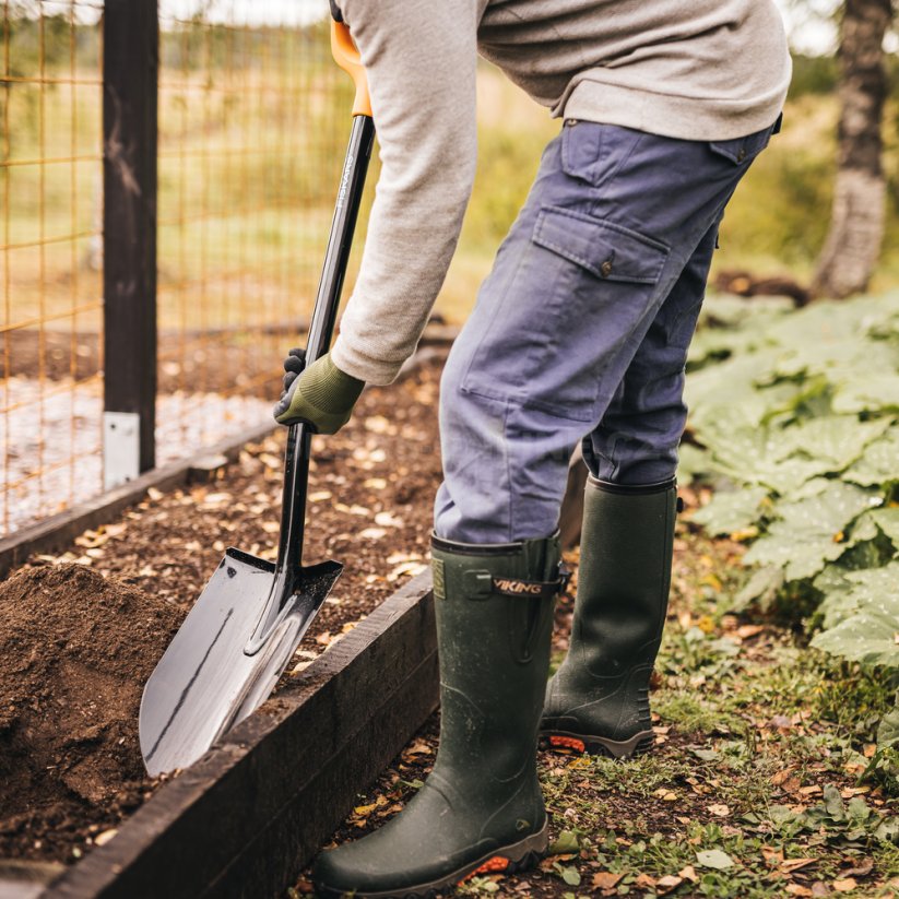 Špičatý rýč Fiskars Solid™ čepel XL 1067516