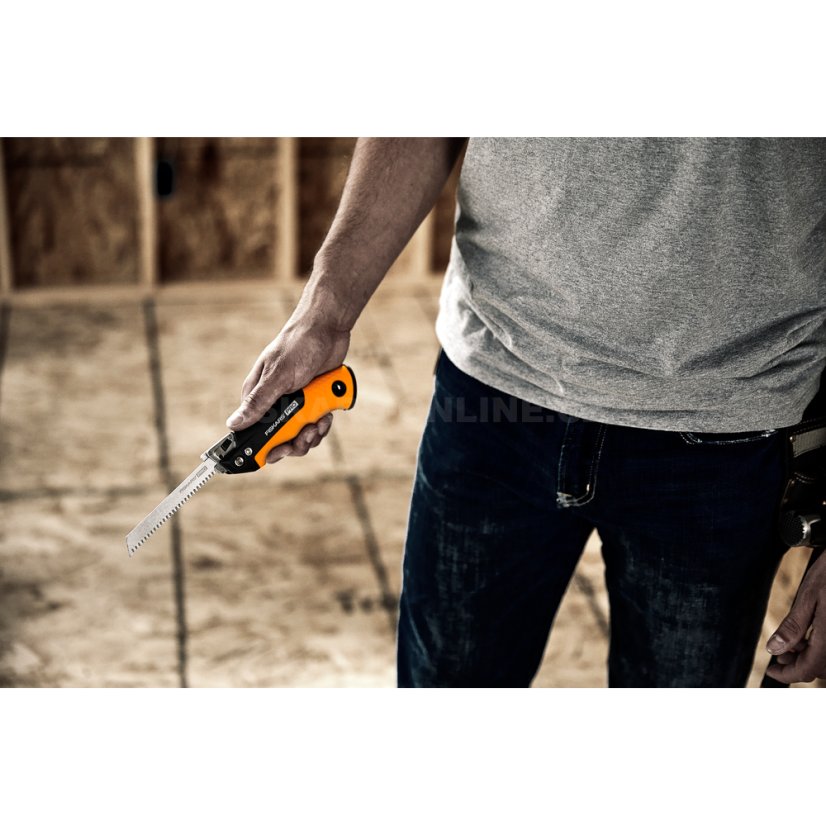Kompaktní skládací pila Fiskars na dřevo i kov