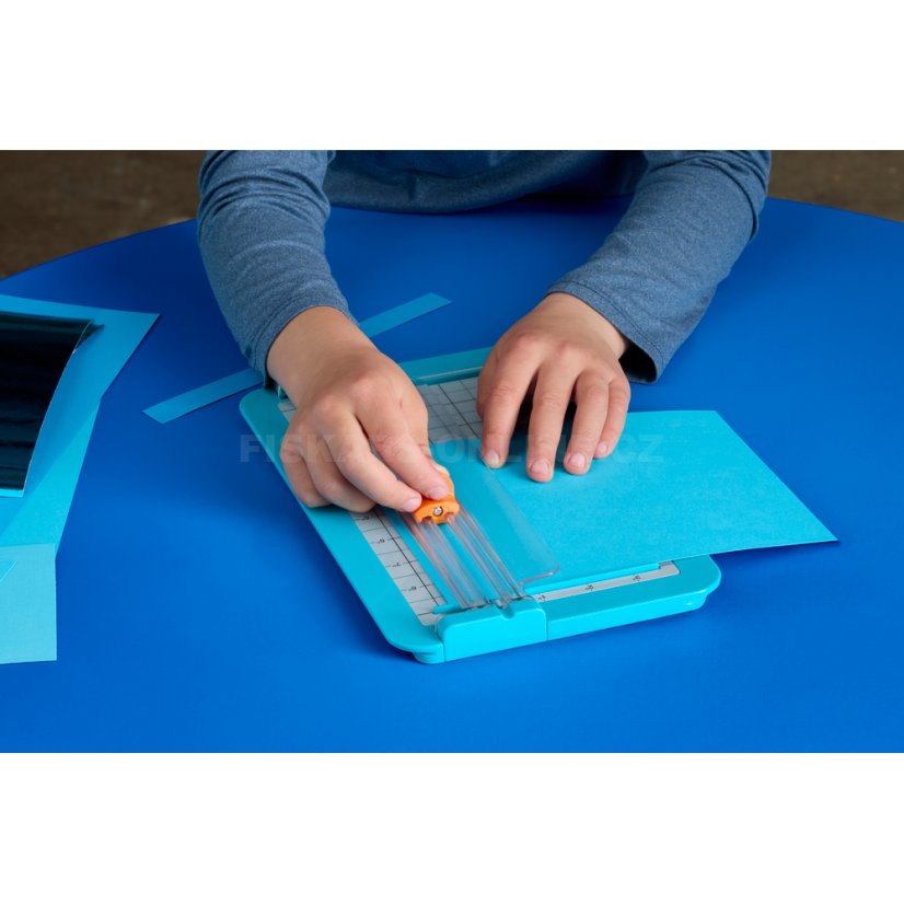 Řezačka papíru Fiskars pro děti