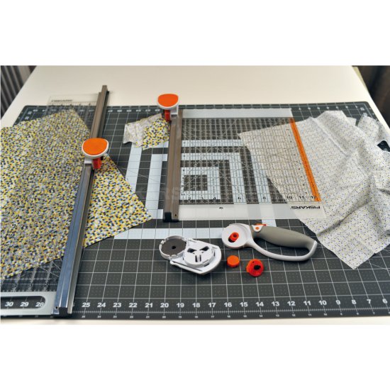 Rezačka látky Fiskars 9513