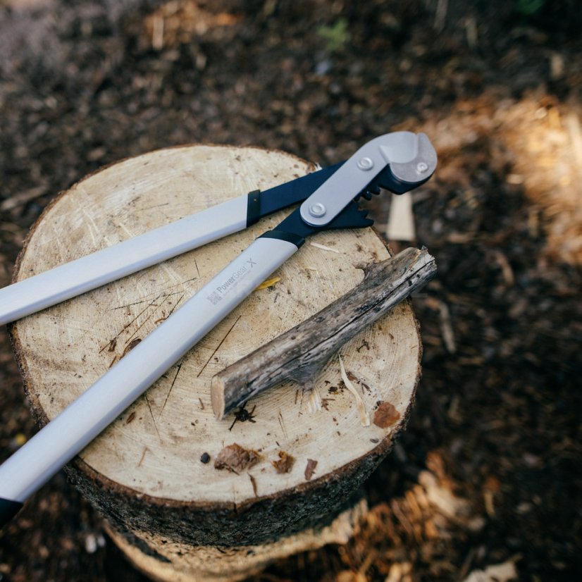 Jednočepelové nůžky Fiskars PowerGearX LX99