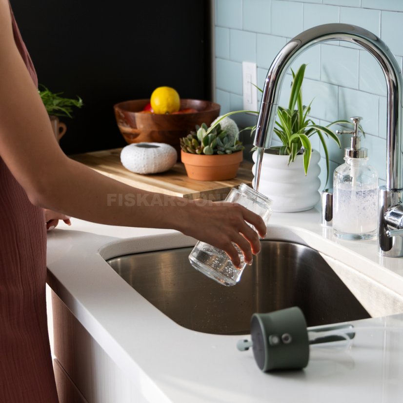 Karafa na zalévání a vlhčení