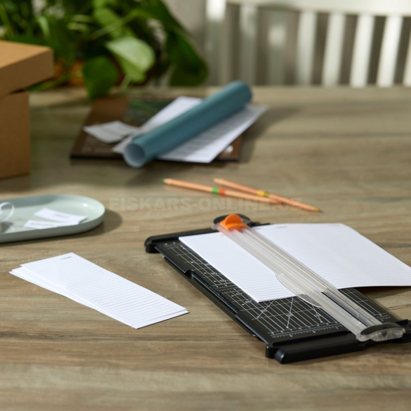 Řezačka papíru Fiskars SureCut 1077984 A4