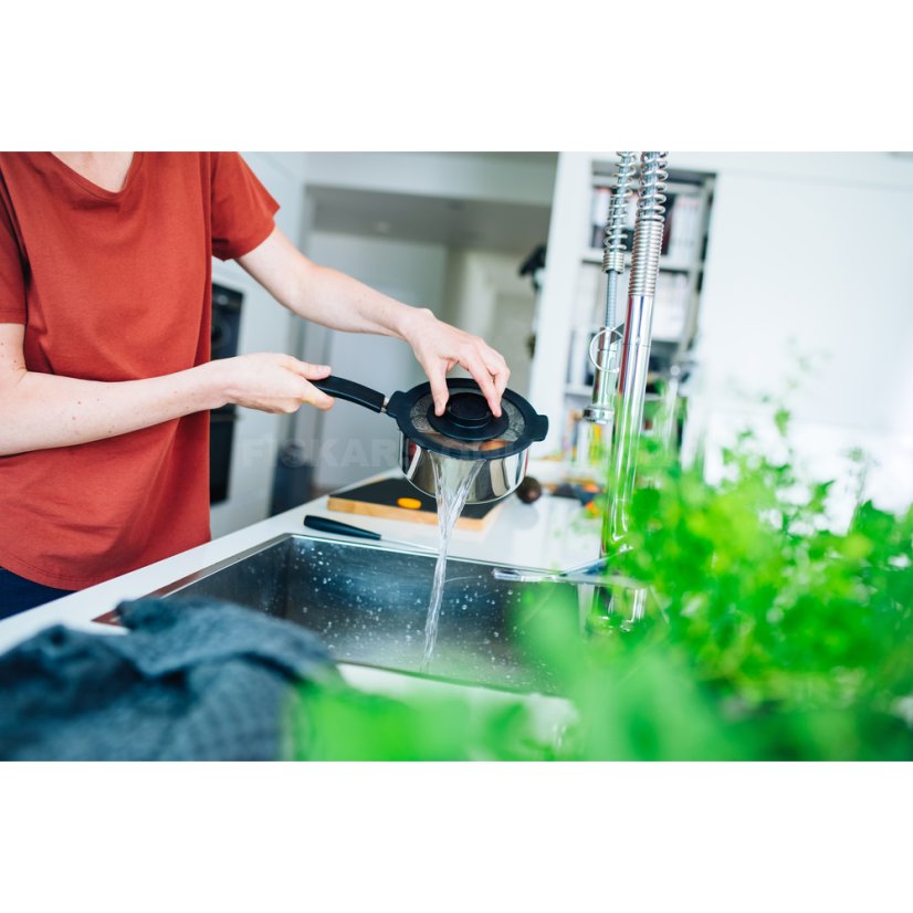 Rendlík Fiskars Functional Form 1,5l