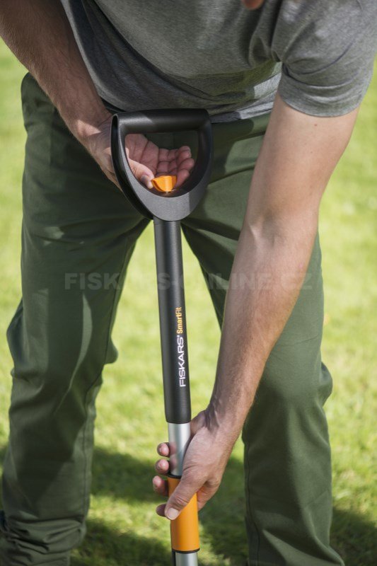 Vytrhávač plevele Fiskars SmartFit 1020125-4