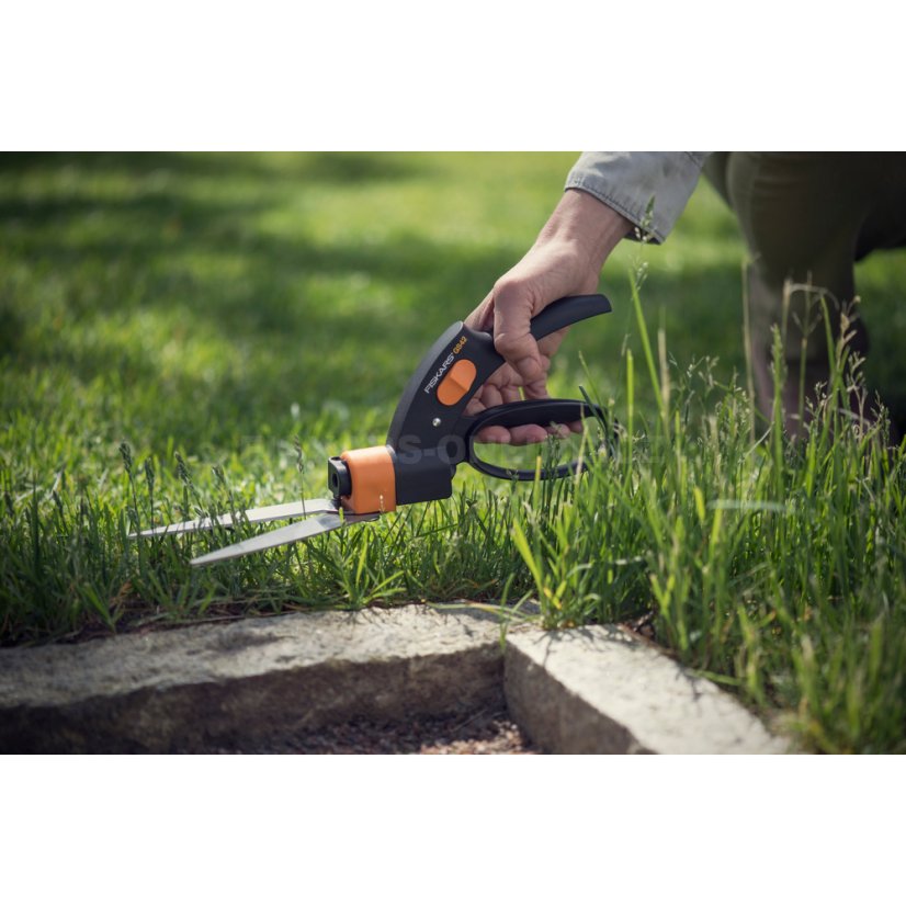 Nůžky na trávu Fiskars Servo GS42