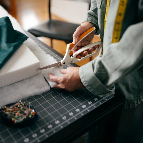 Pružinové nožnice na látky Fiskars Premier EasyAction