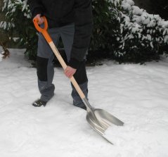 Lopata na sníh a zrní Fiskars 1001637
