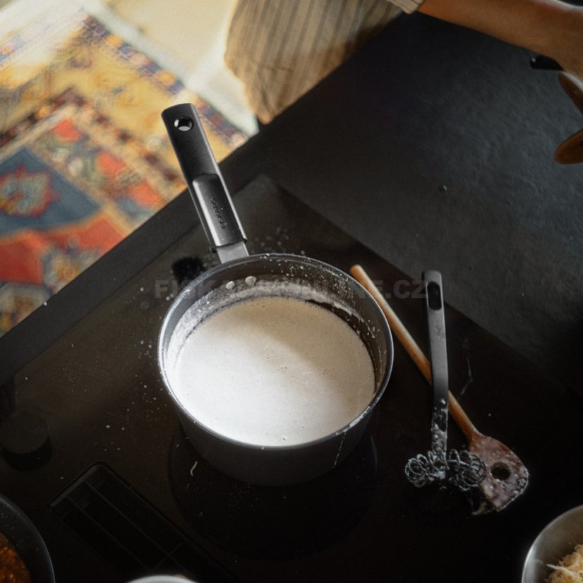 Rendlík s pokličkou Fiskars Hard Face 2,5 l