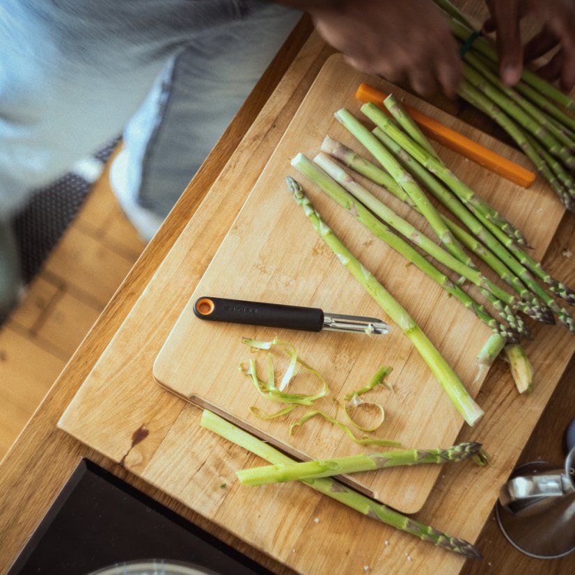 Škrabka na zeleninu Fiskars Functional Form