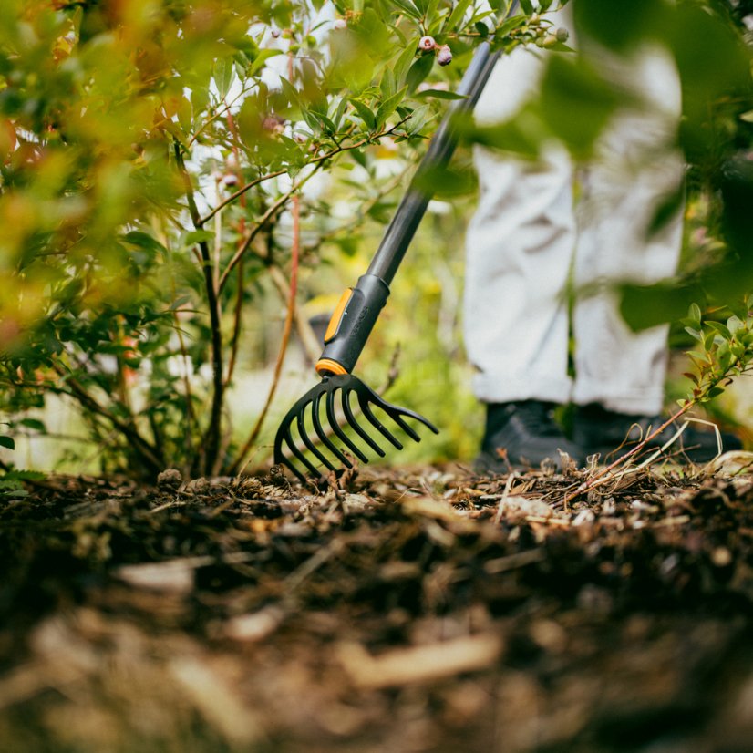 Úzké hrábě Fiskars OneClick