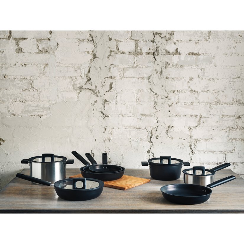 Rendlík s pokličkou Fiskars Hard Face ocel 1,8l 1052239