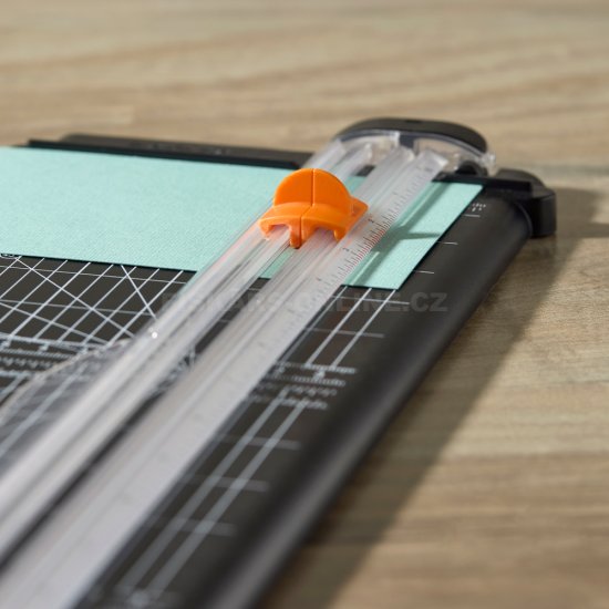 Rezačka papiera Fiskars SureCut 1077984 A4