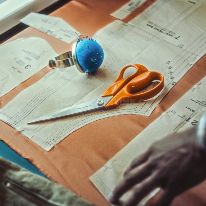 Krejčovské nůžky Fiskars Classic 27cm