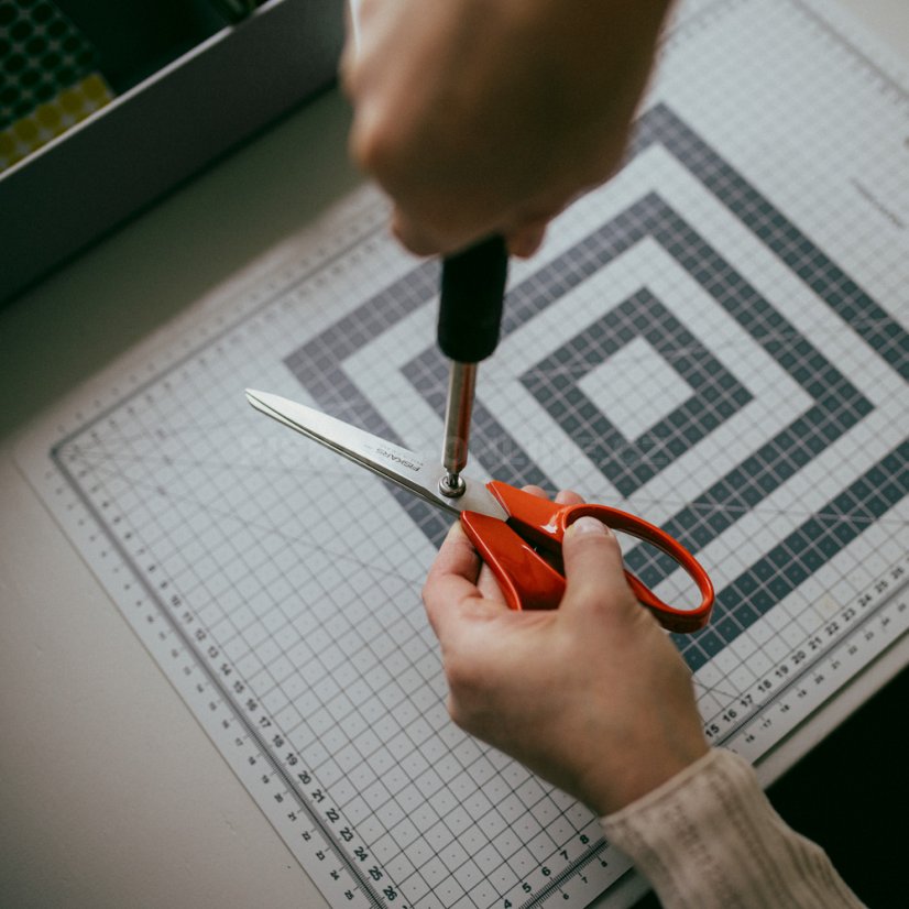 Univerzální nůžky Fiskars Classic pro leváky