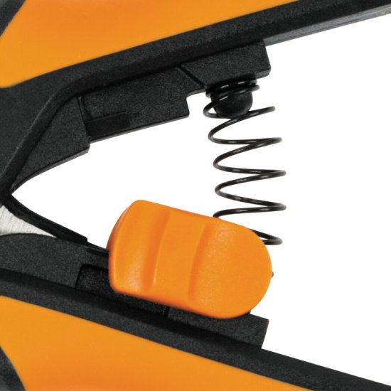 Prostříhavací špičaté zahradní nůžky Fiskars Solid SP130