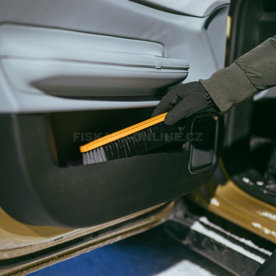 Teleskopická škrabka na ľad s metličkou Fiskars X-series™