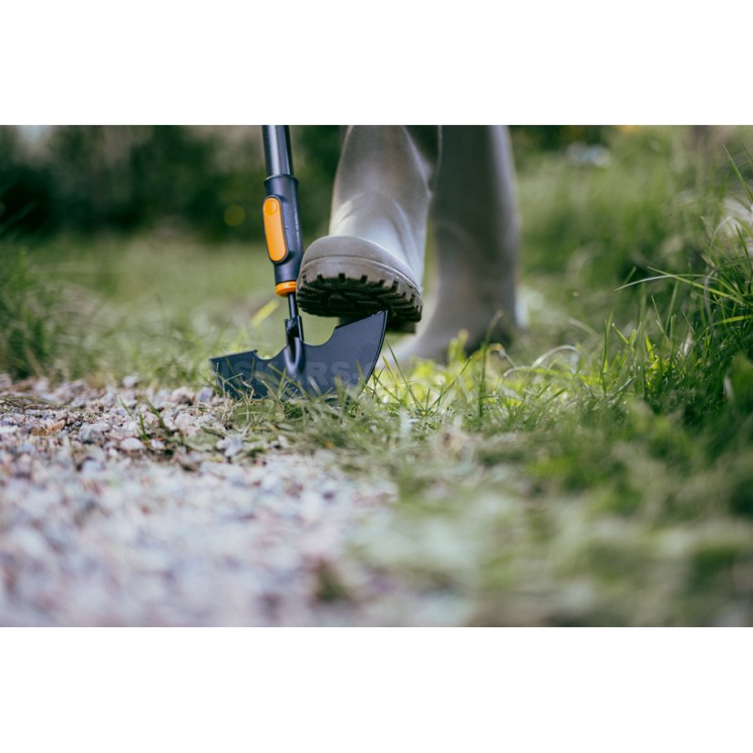 Nůž na okraje trávníku Fiskars OneClick