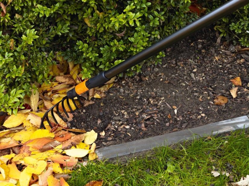 Úzké hrábě Fiskars QuikFit