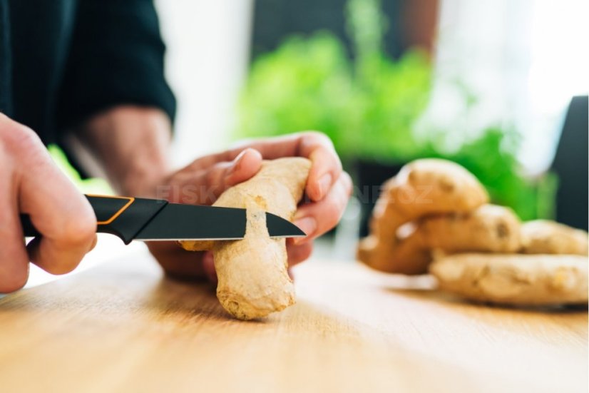 Okrajovací nůž Fiskars Edge