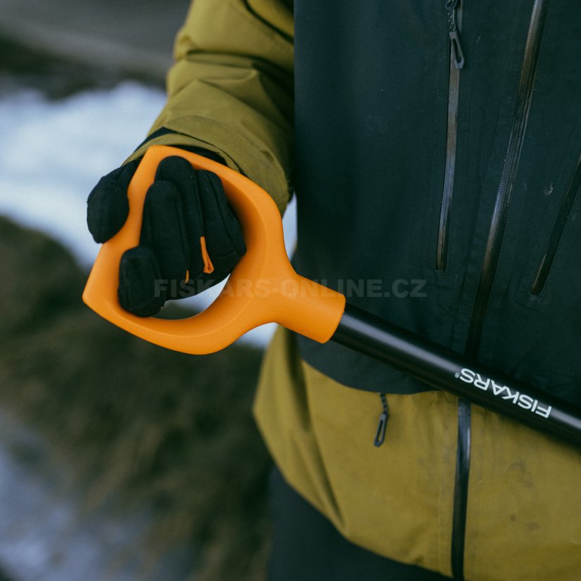 Hrablo na sníh Fiskars Solid