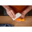 Ostrič nožov Fiskars Roll-Sharp™ biely