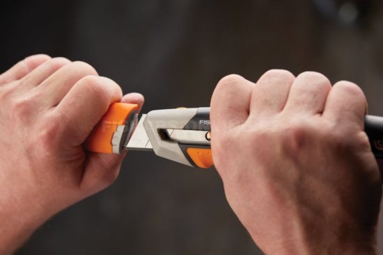 Odlamovací nôž Fiskars CarbonMax™ 25 mm