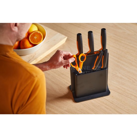Plastový blok s piatimi nožmi Fiskars Functional Form™