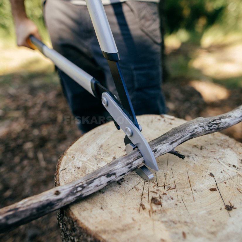Jednočepelové nůžky Fiskars PowerGearX LX99