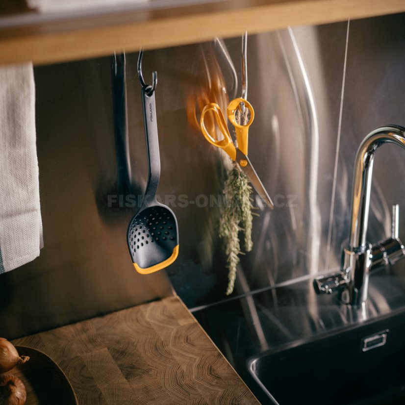 Děrovaná lžíce Fiskars Functional Form