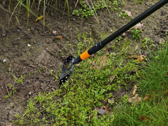 Škrabka na plevel Fiskars QuikFit