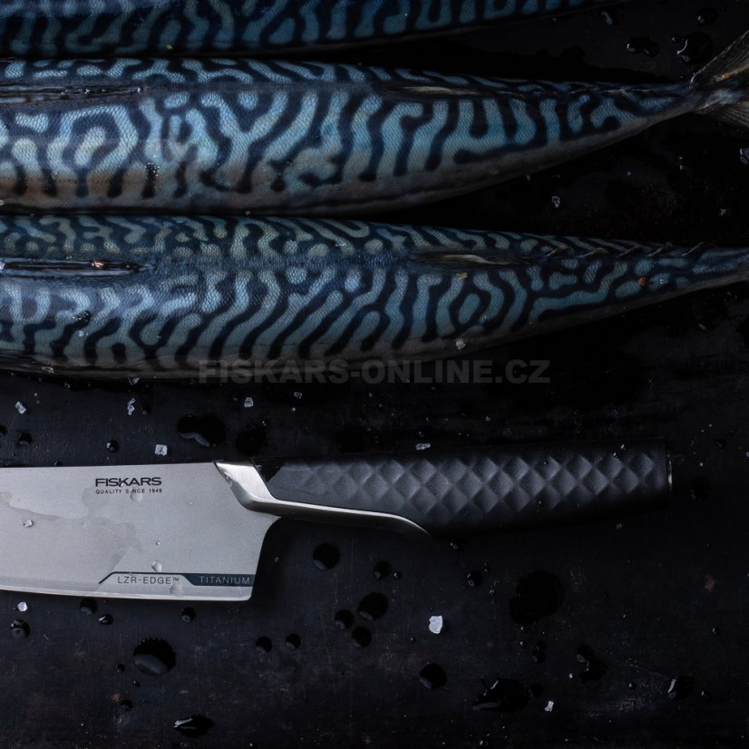 Střední kuchařský nůž Fiskars Taiten 16 cm